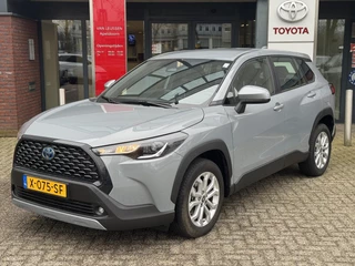 Toyota Corolla Cross Hybrid 140 Active NL-AUTO CLIMA CAMERA APPLE/ANDROID 17'' LM-VELGEN BLUETOOTH AD-CRUISE