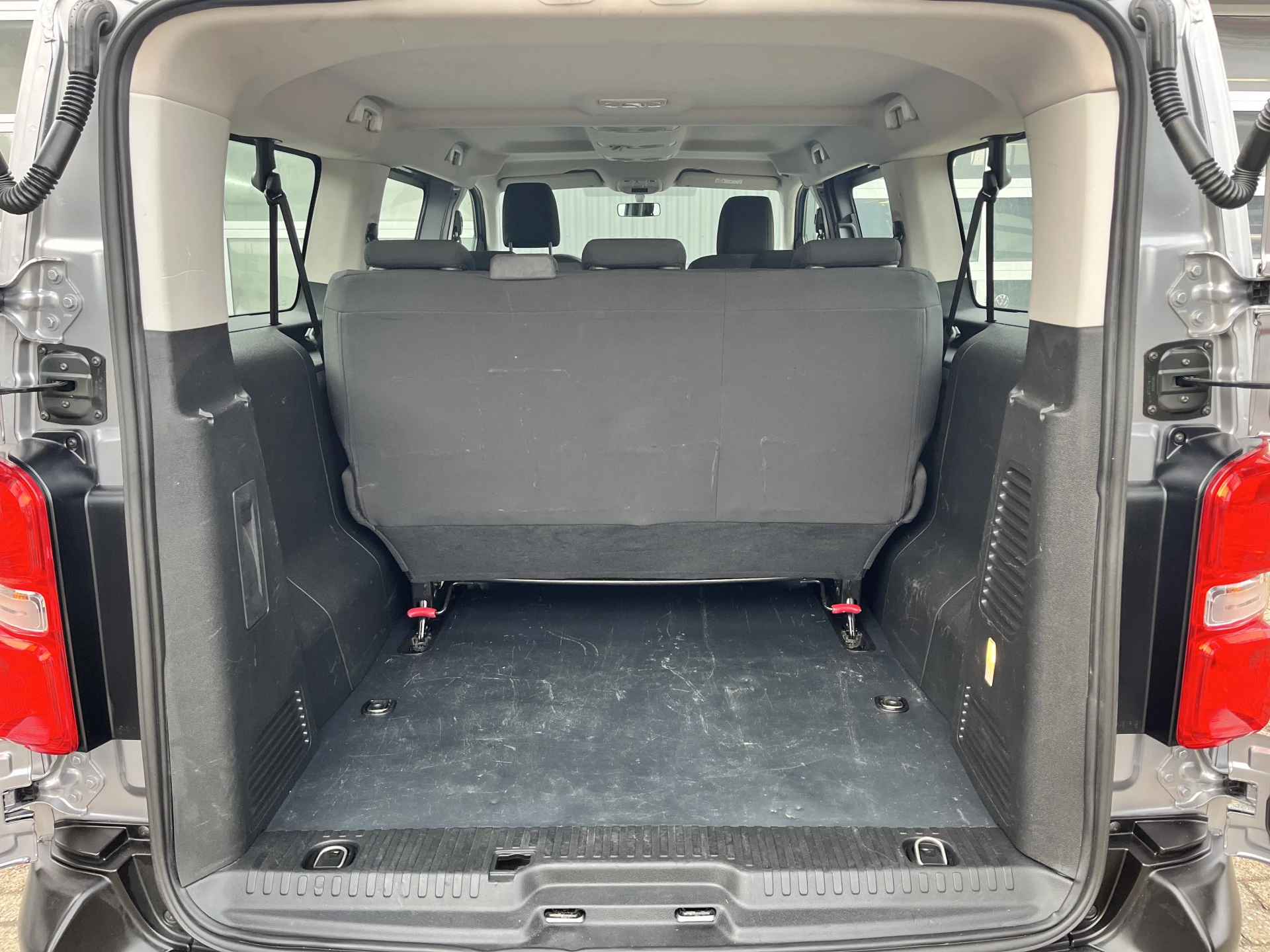 Hoofdafbeelding Peugeot Traveller