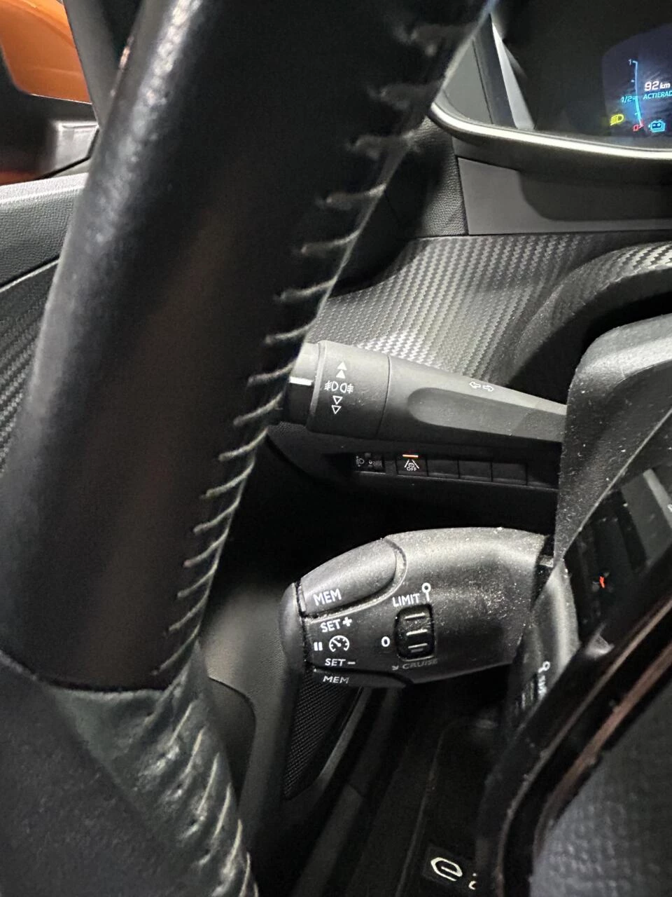 Hoofdafbeelding Peugeot e-2008