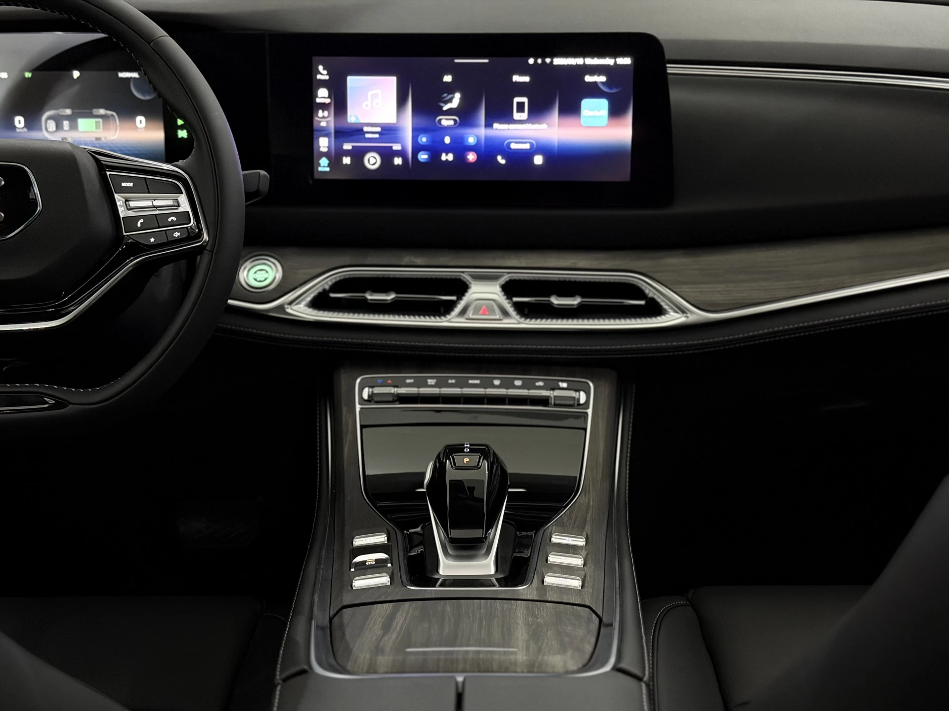 Hoofdafbeelding DFSK E5 PHEV