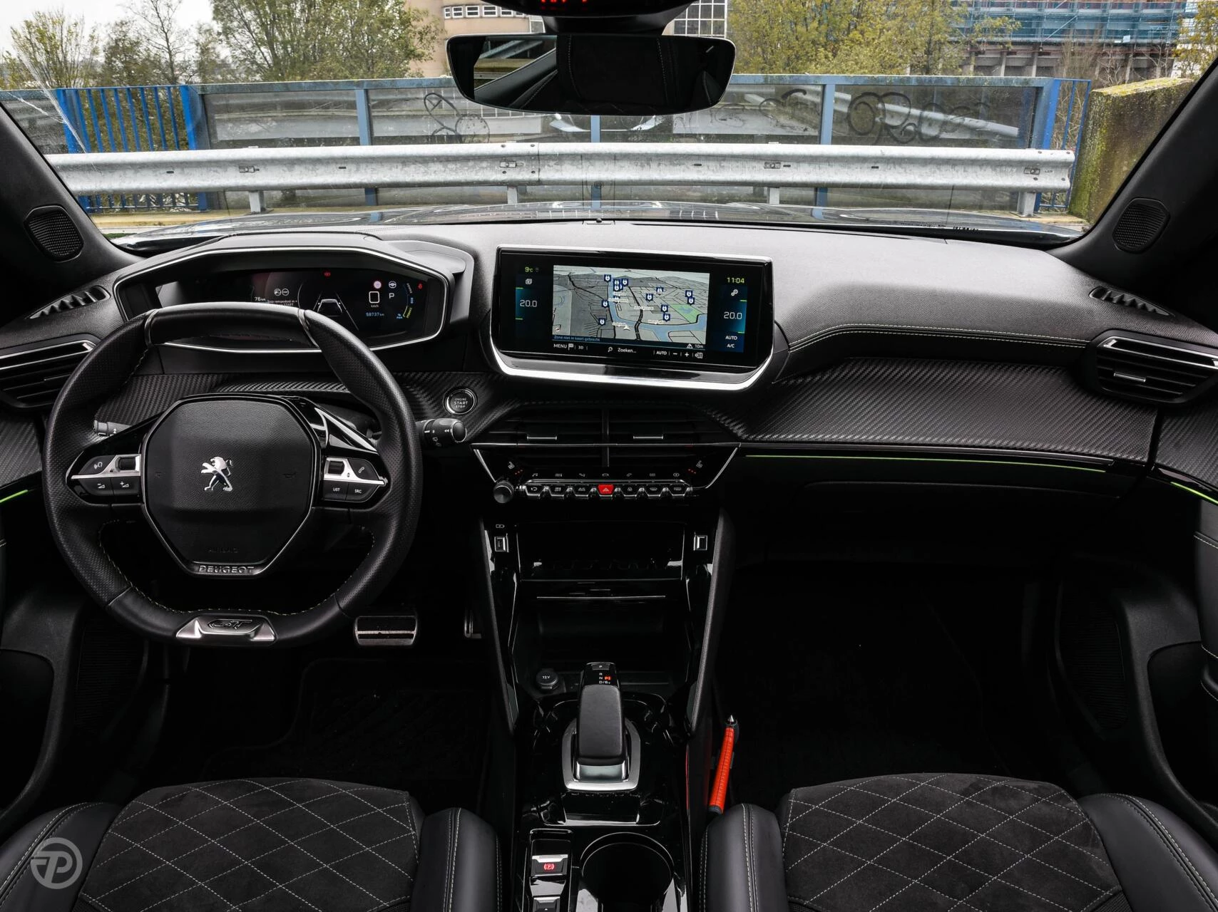 Hoofdafbeelding Peugeot e-2008