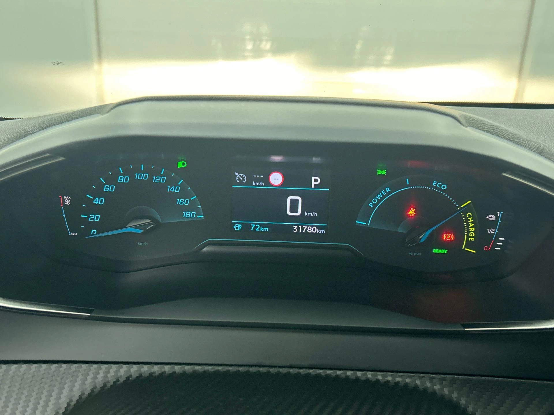 Hoofdafbeelding Peugeot e-208