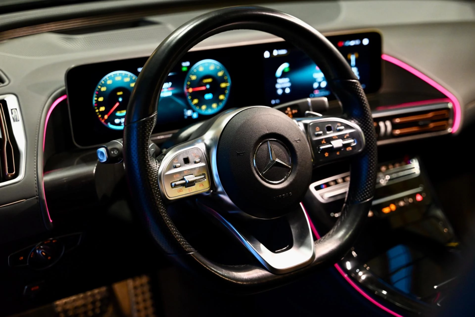 Hoofdafbeelding Mercedes-Benz EQC