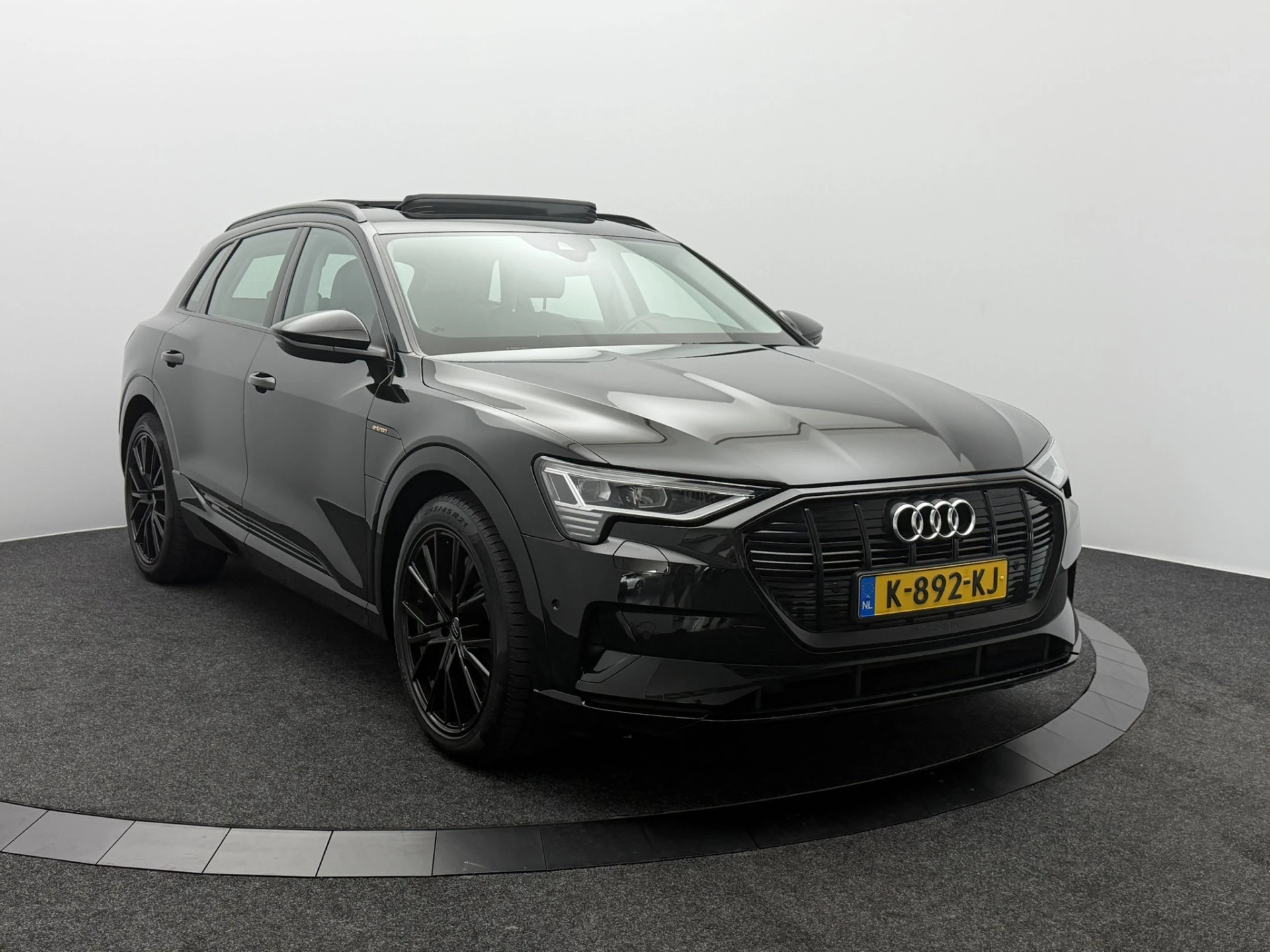 Hoofdafbeelding Audi e-tron