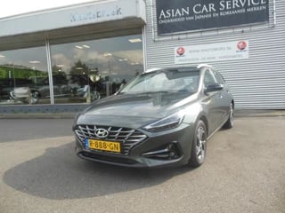 Hoofdafbeelding Hyundai i30 Hyundai i30 Wagon 1.0 T-GDi MHEV Comfort Smart Staat in Hoogeveen