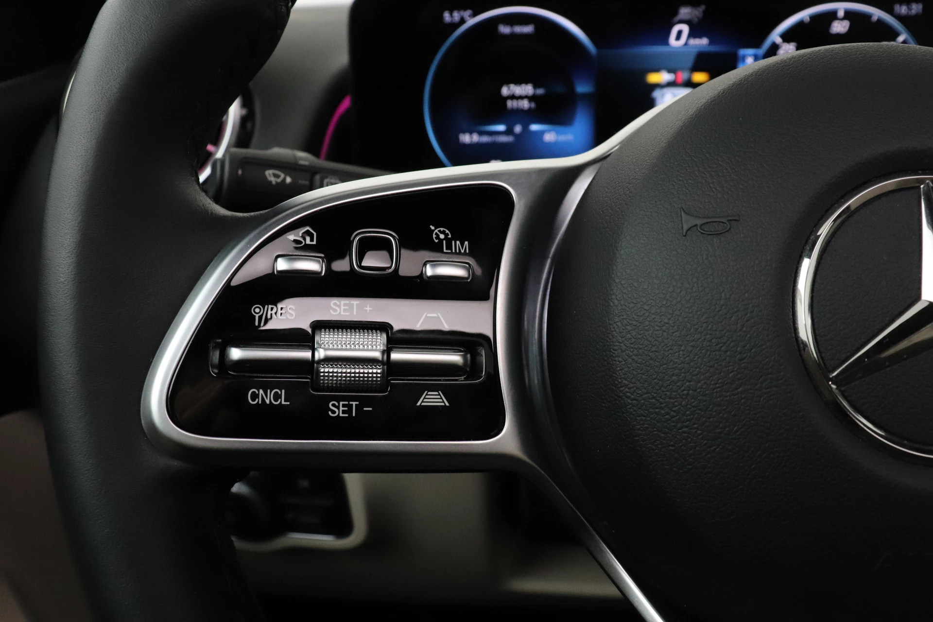 Hoofdafbeelding Mercedes-Benz EQB