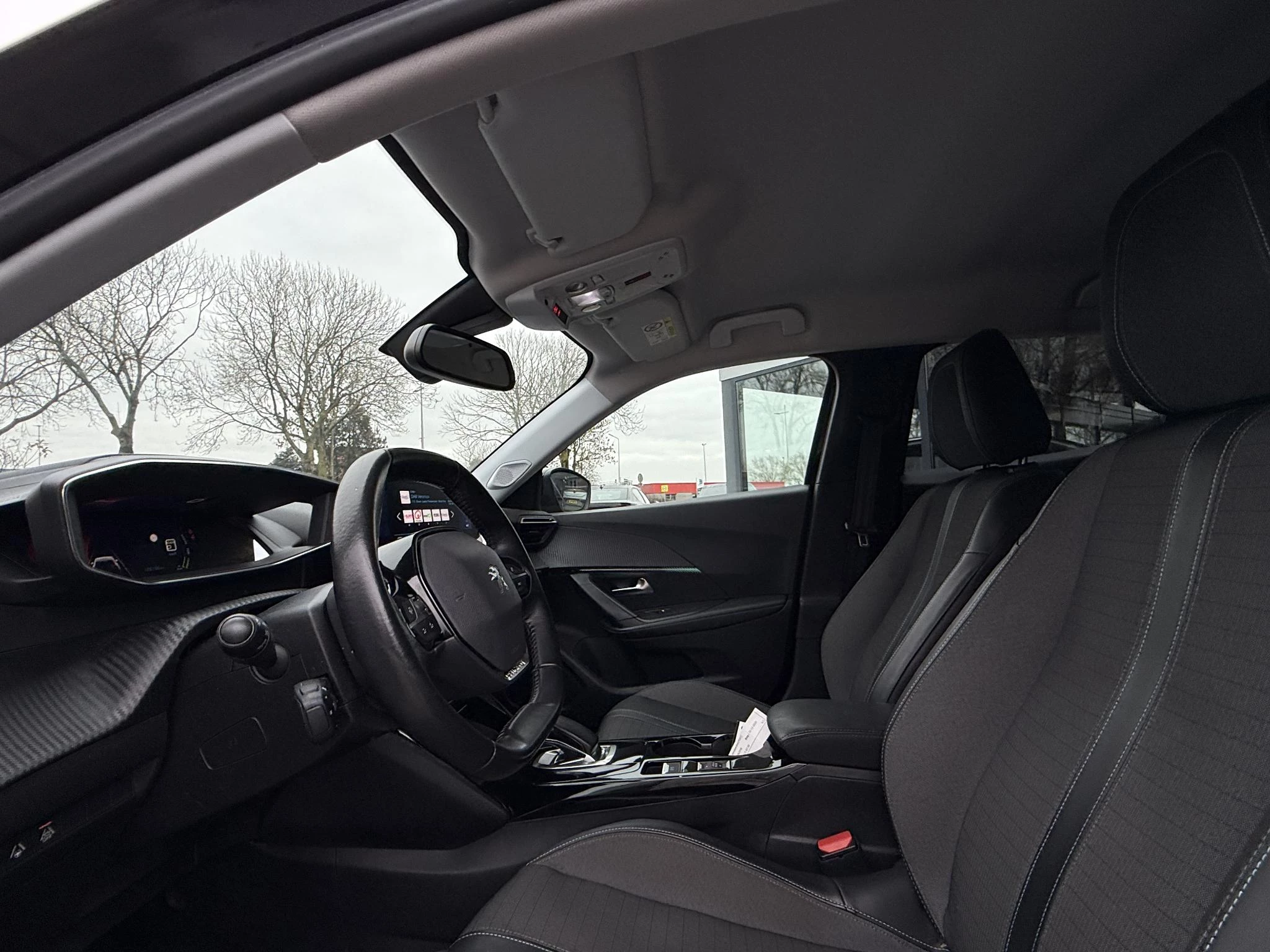 Hoofdafbeelding Peugeot e-2008