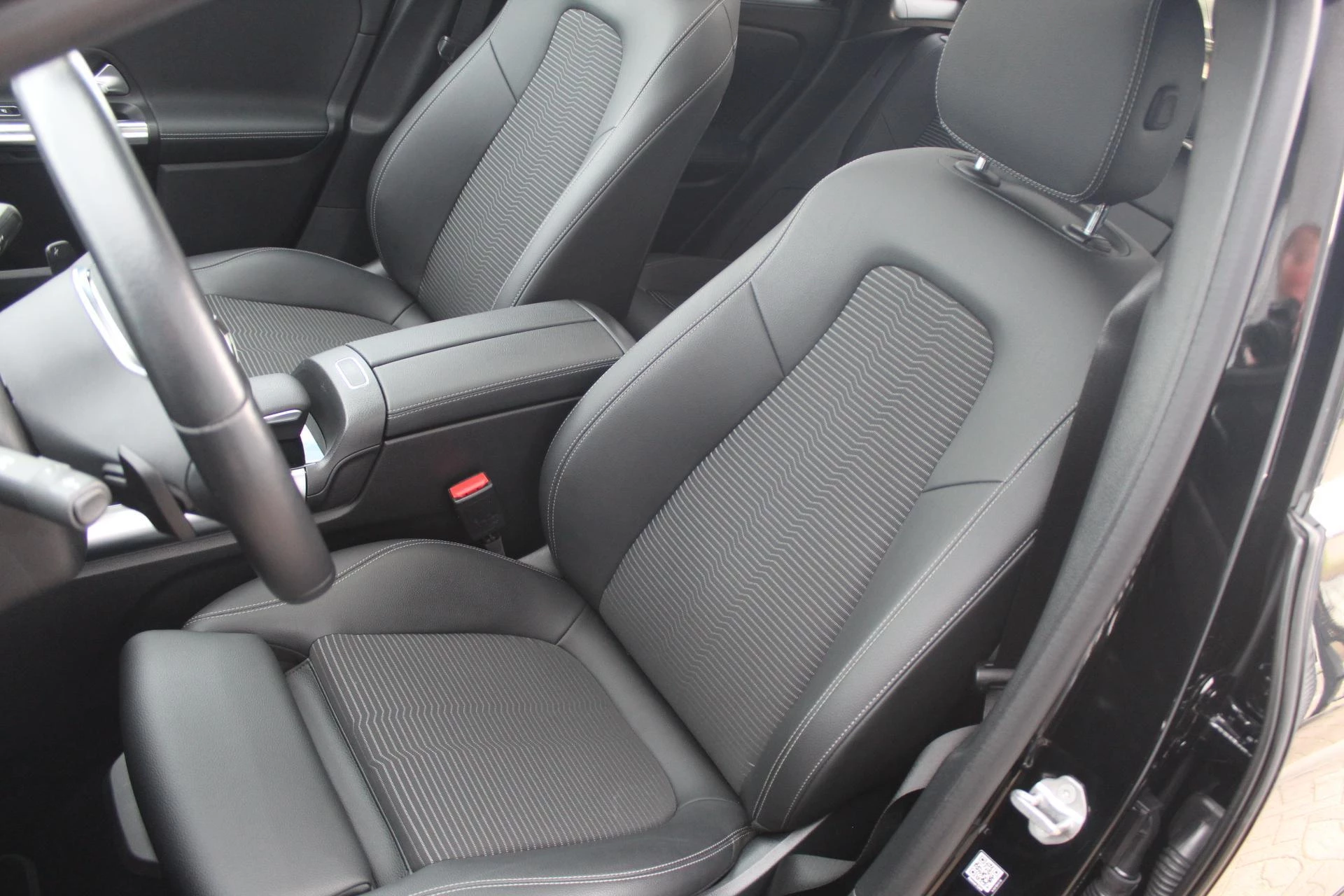 Hoofdafbeelding Mercedes-Benz EQA