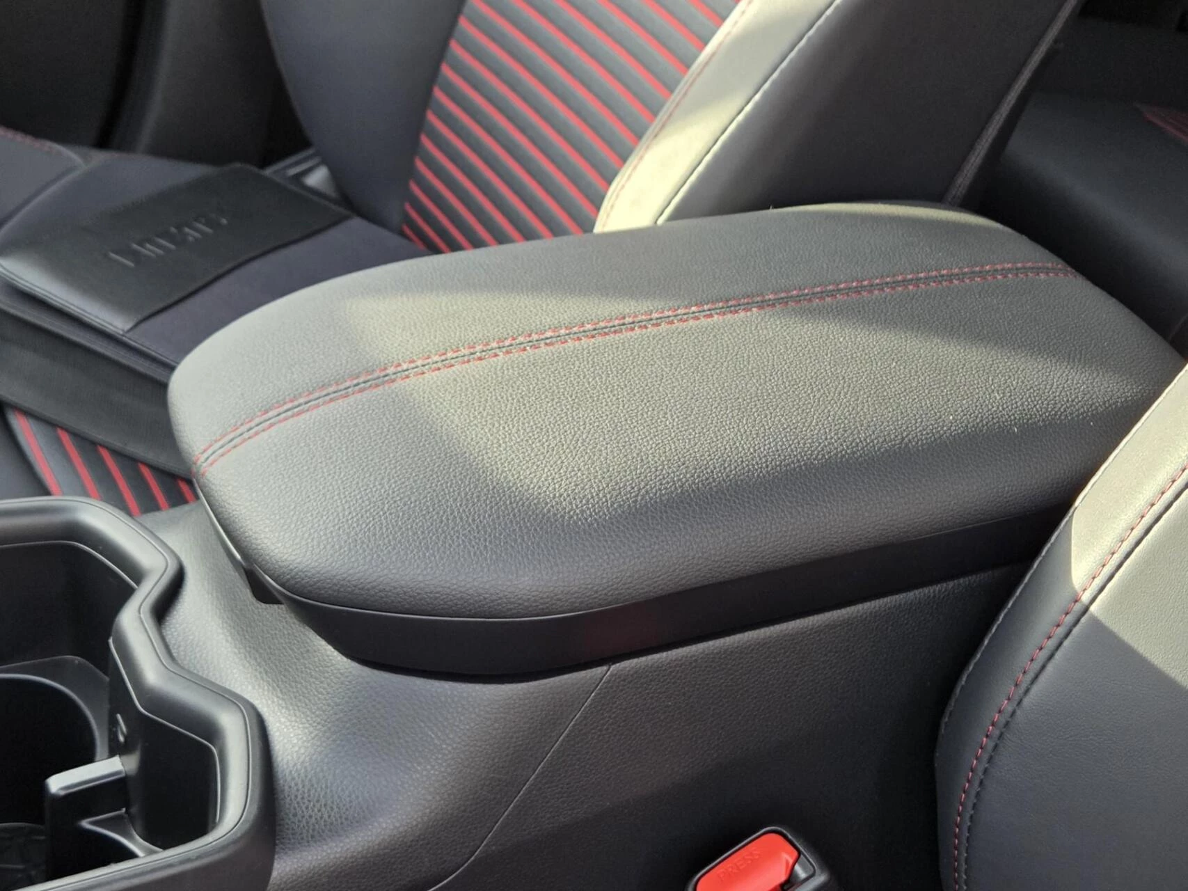 Hoofdafbeelding Suzuki Across