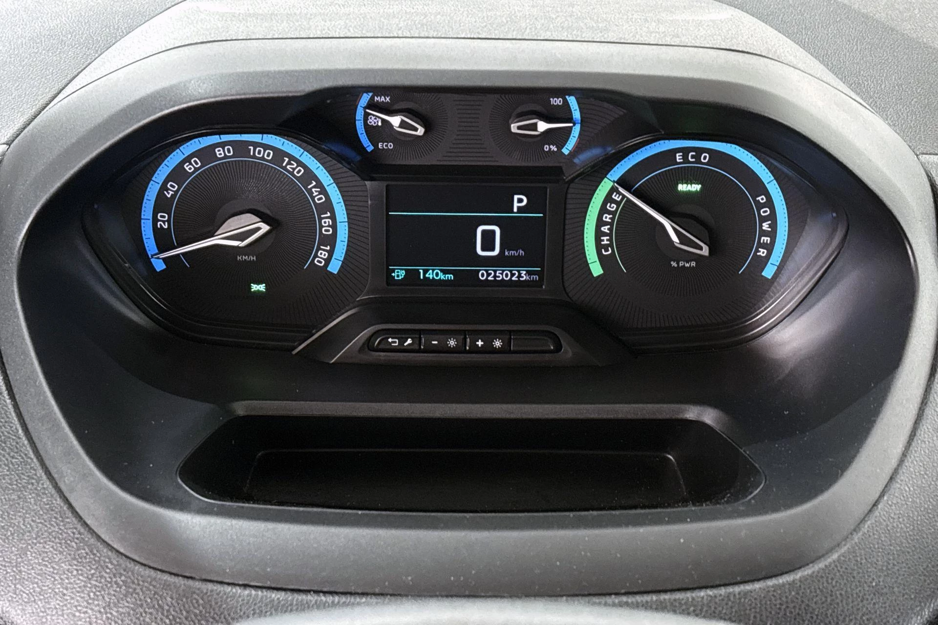 Hoofdafbeelding Peugeot e-Partner