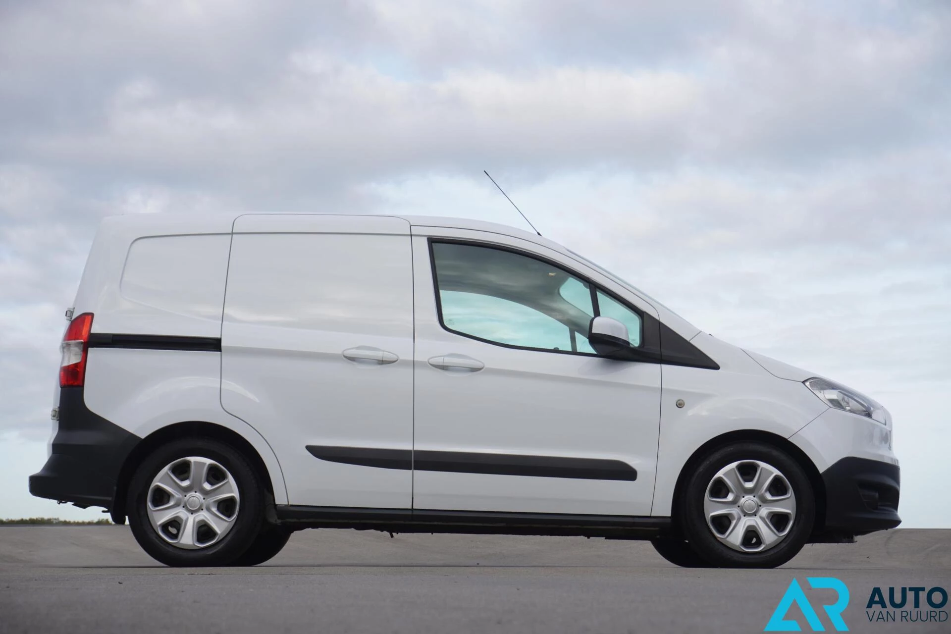 Hoofdafbeelding Ford Transit Courier