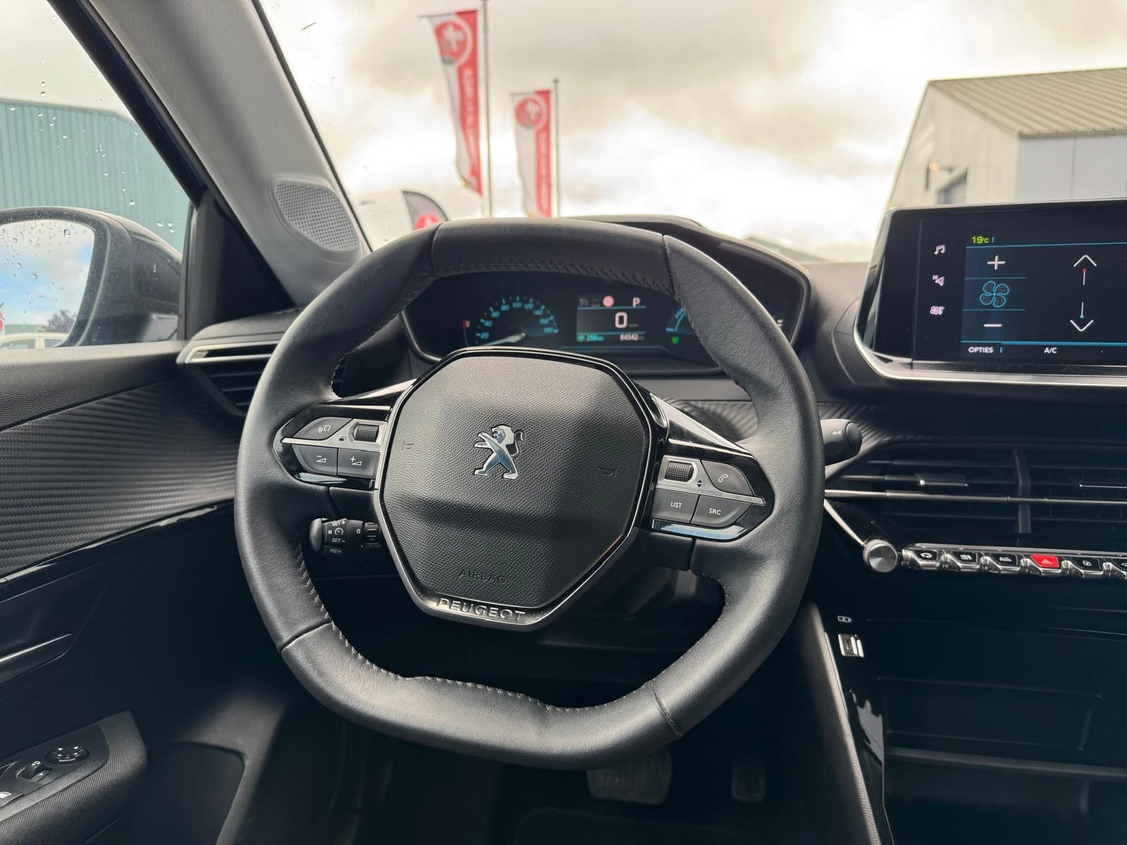 Hoofdafbeelding Peugeot e-208