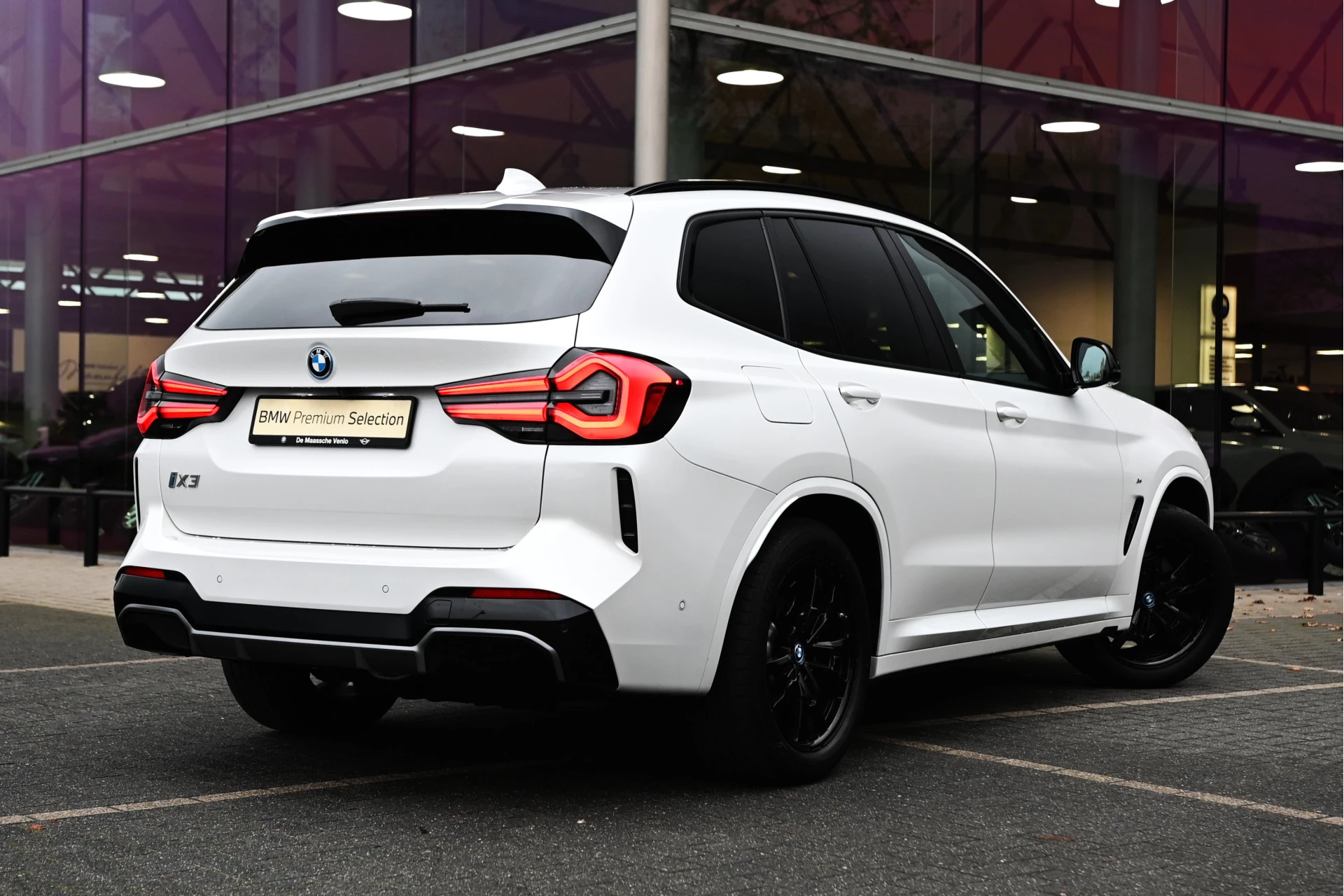 Hoofdafbeelding BMW iX3