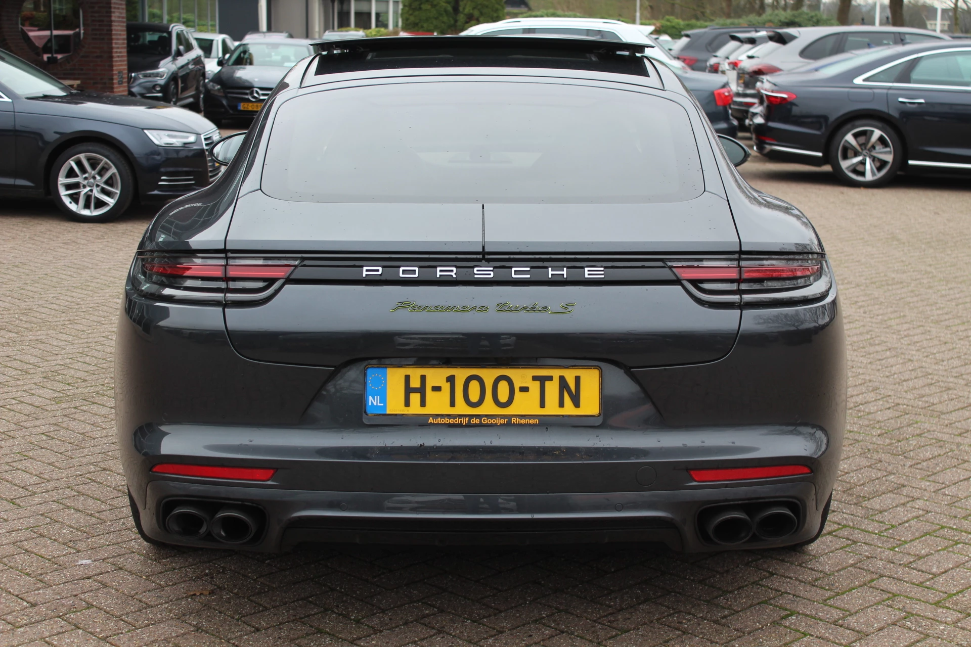 Hoofdafbeelding Porsche Panamera