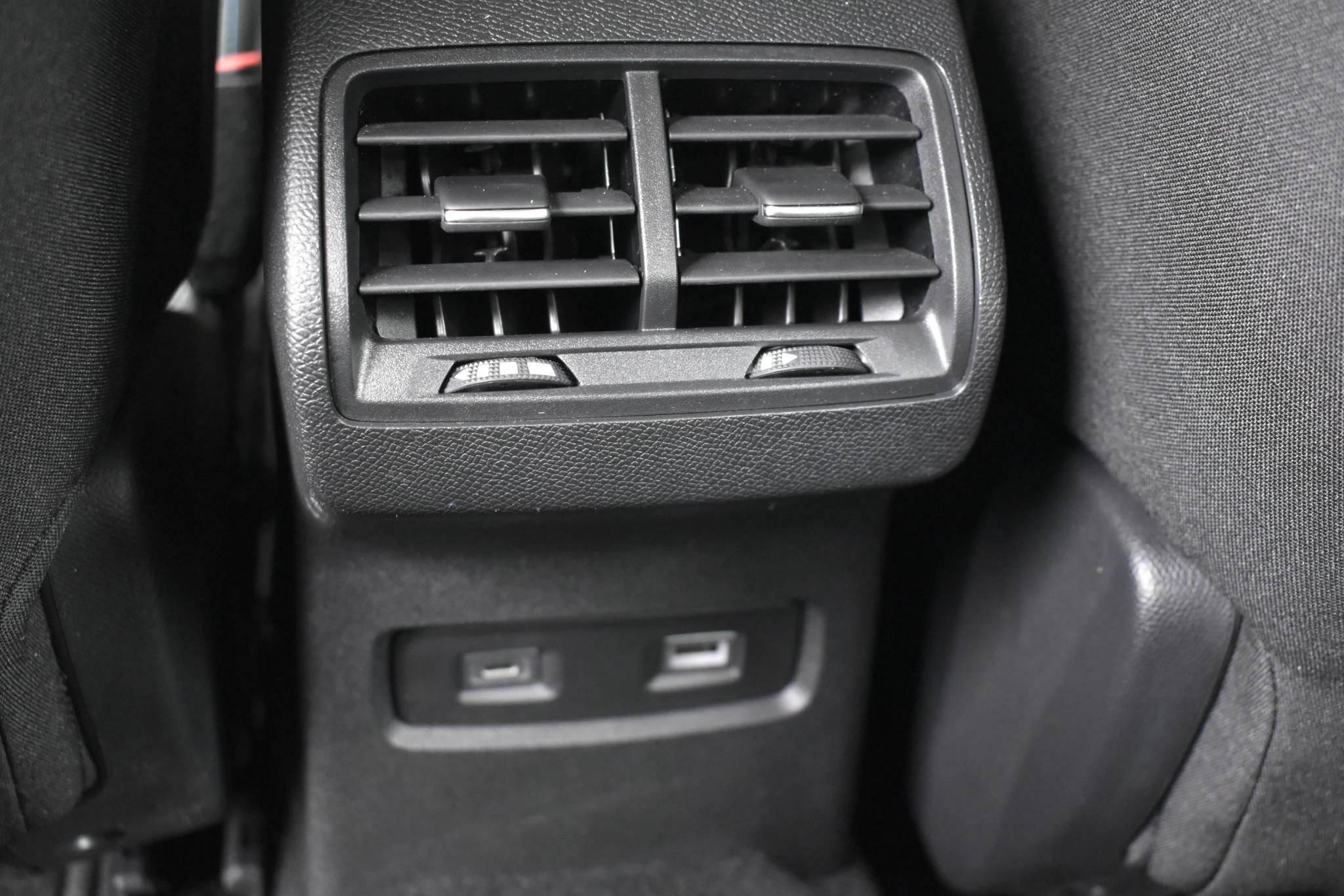 Hoofdafbeelding Citroën ë-C4