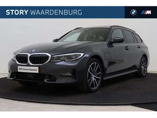 BMW 3 Serie Touring 330e xDrive Sport Line Automaat / Panoramadak / Sportstoelen / Comfort Access / Achteruitrijcamera / Head-Up / Laserlight / M Adaptief onderstel