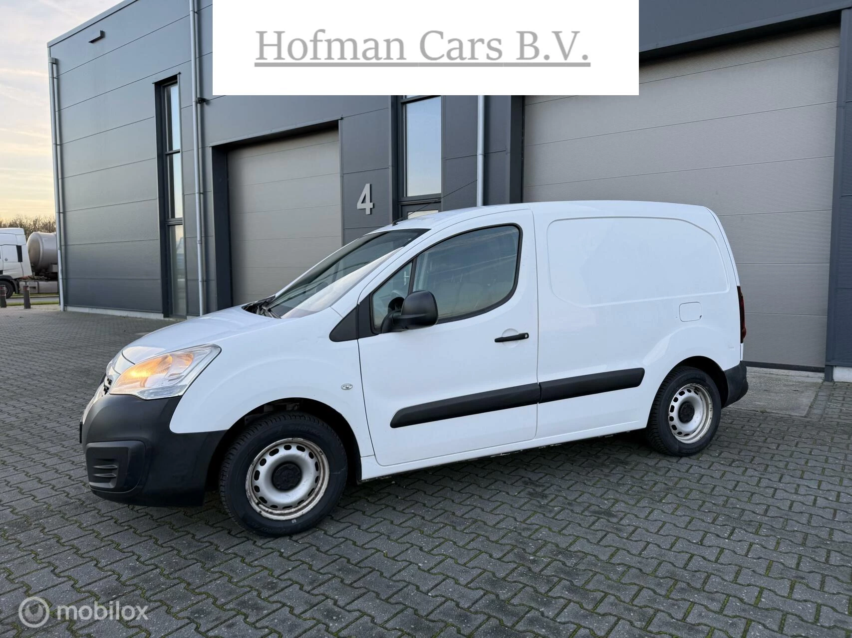 Hoofdafbeelding Peugeot Partner