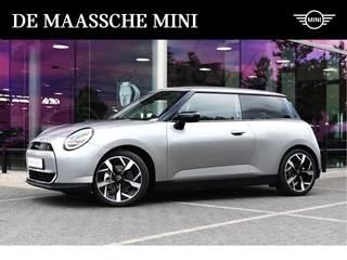 MINI Electric Hatchback Cooper SE / Favoured Trim / Pakket M / 18 inch Slide Spoke 2-tone