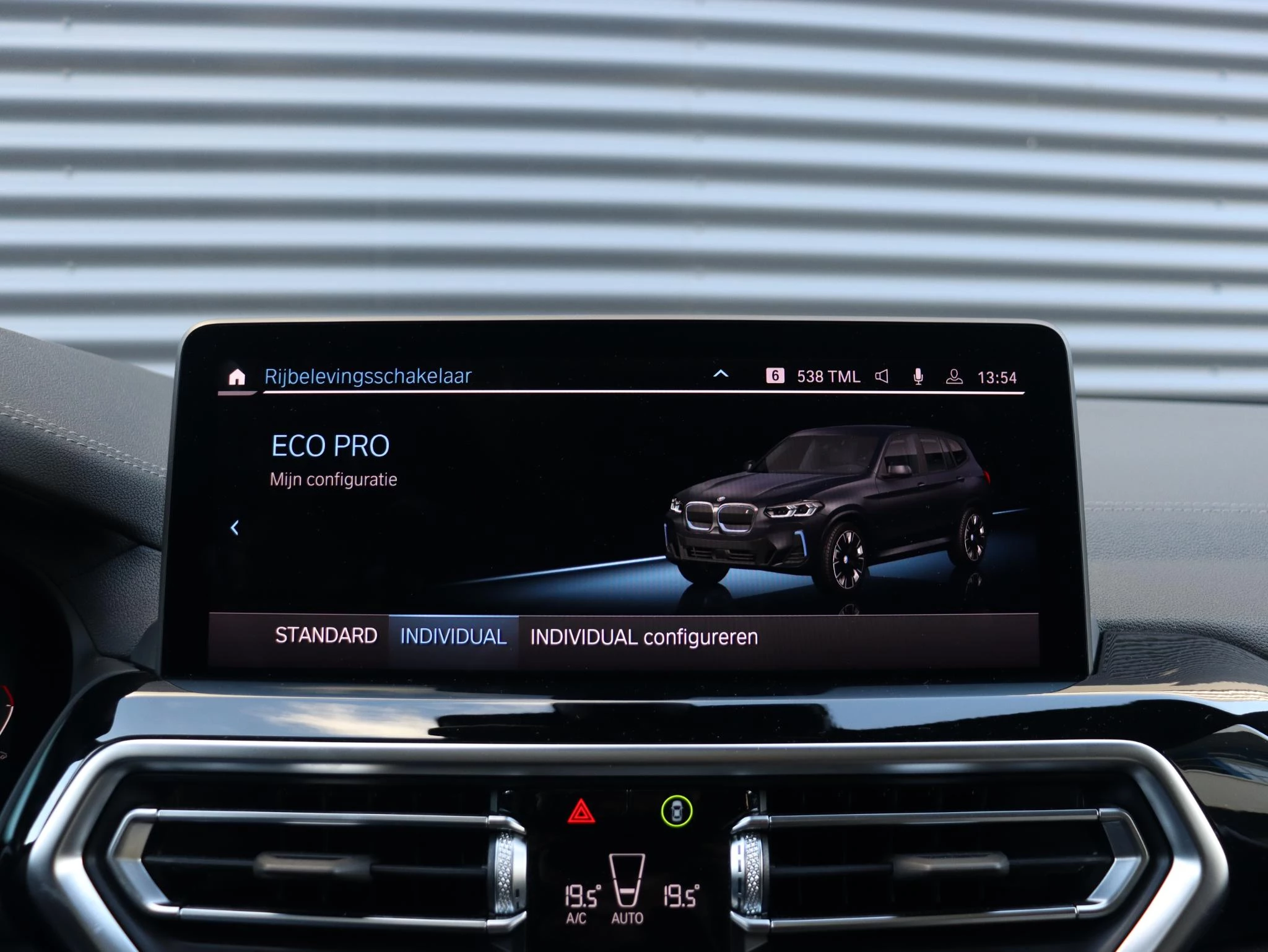 Hoofdafbeelding BMW iX3