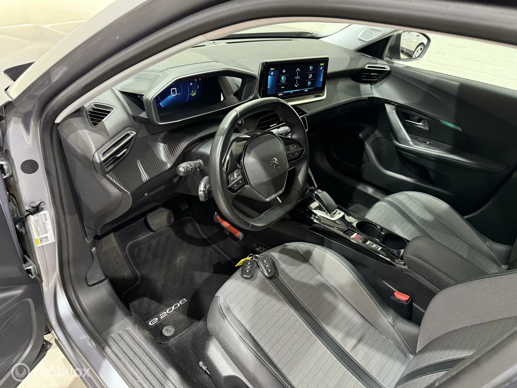 Hoofdafbeelding Peugeot e-2008
