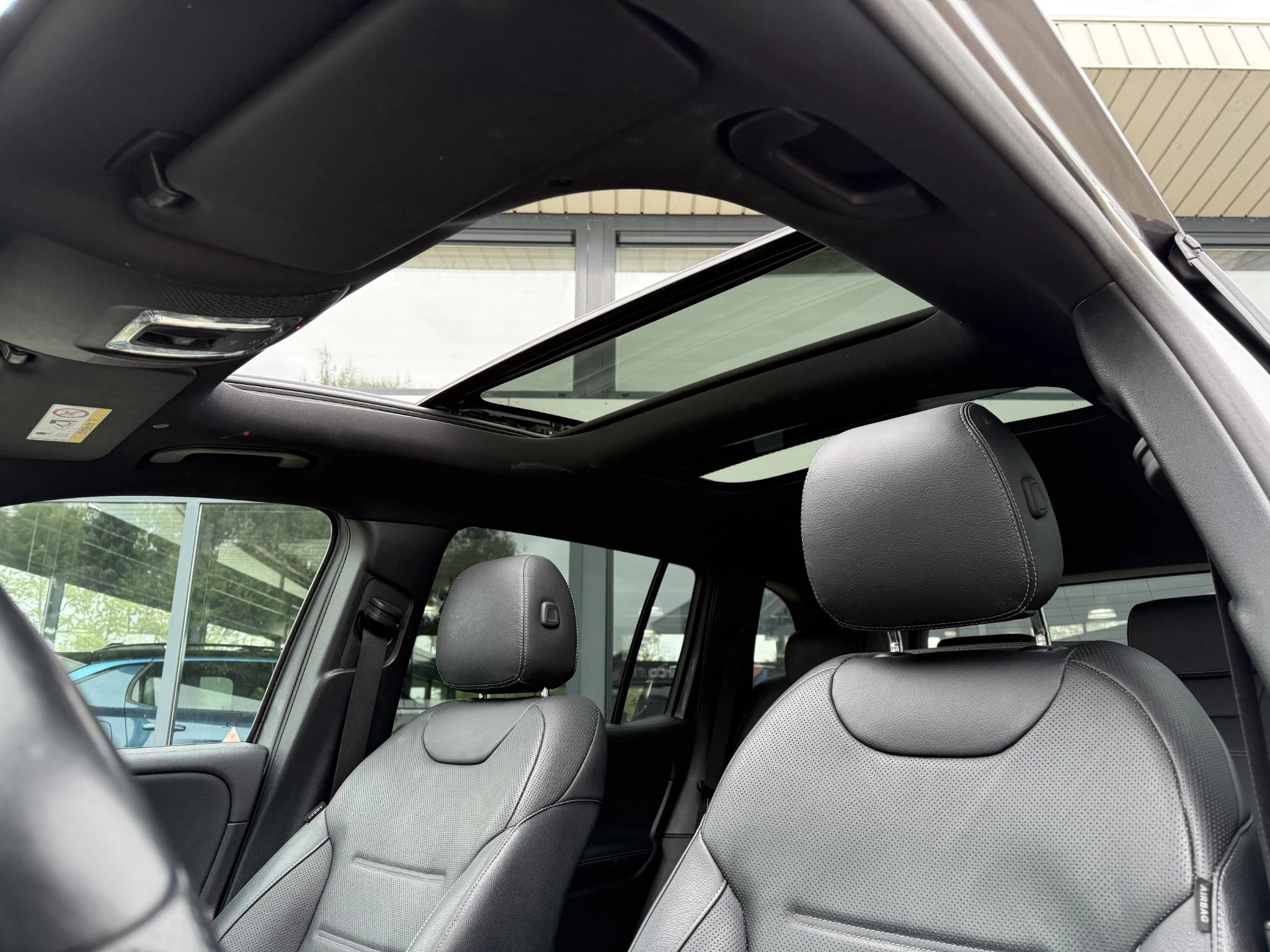 Hoofdafbeelding Mercedes-Benz EQB