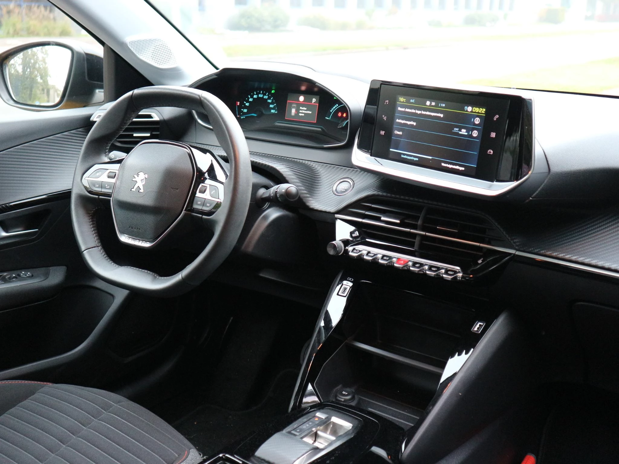 Hoofdafbeelding Peugeot e-208
