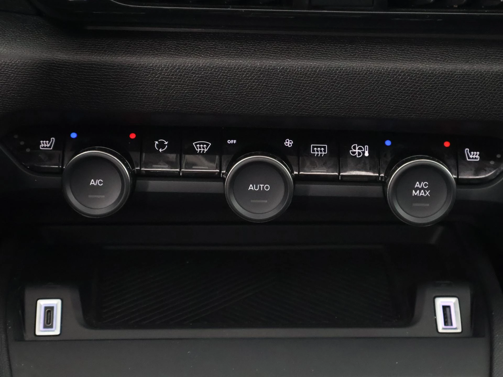 Hoofdafbeelding Citroën ë-C4 X