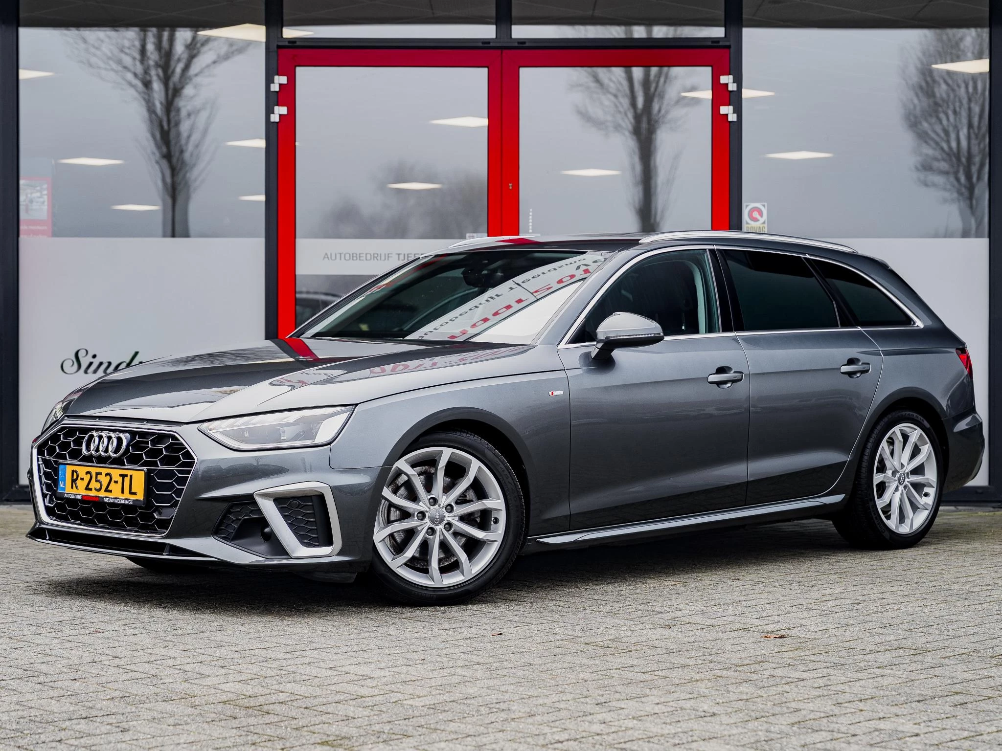 Hoofdafbeelding Audi A4