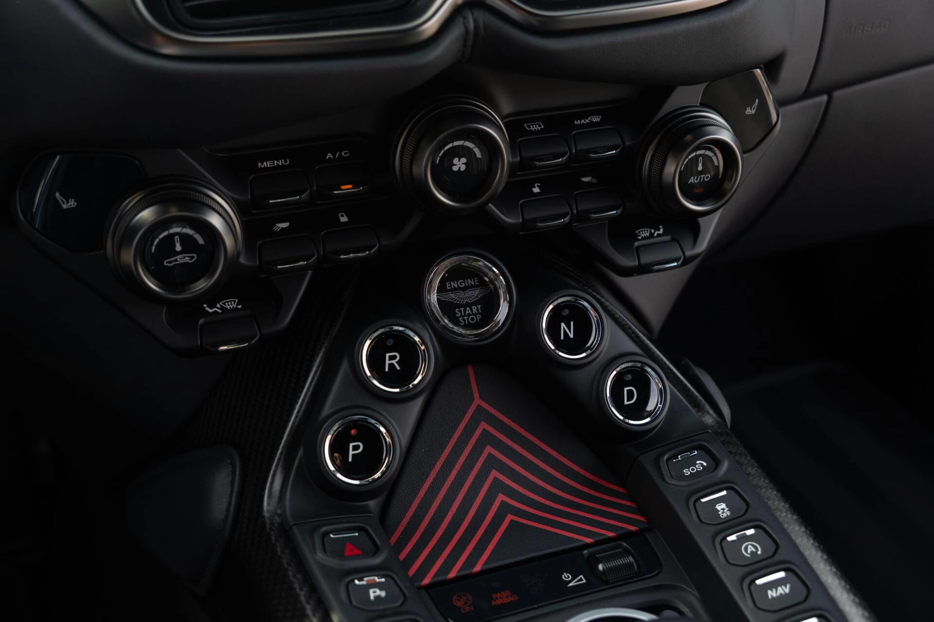 Hoofdafbeelding Aston Martin V8 Vantage