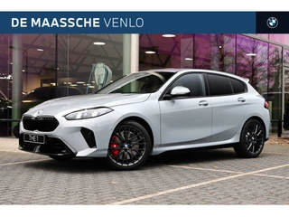 Hoofdafbeelding BMW 1 Serie BMW 1 Serie 120 High Executive M Sport Automaat / Sportstoelen / Adaptieve LED / Head-Up / M Adaptief onderstel / Parking Assistant Plus / Comfort Access