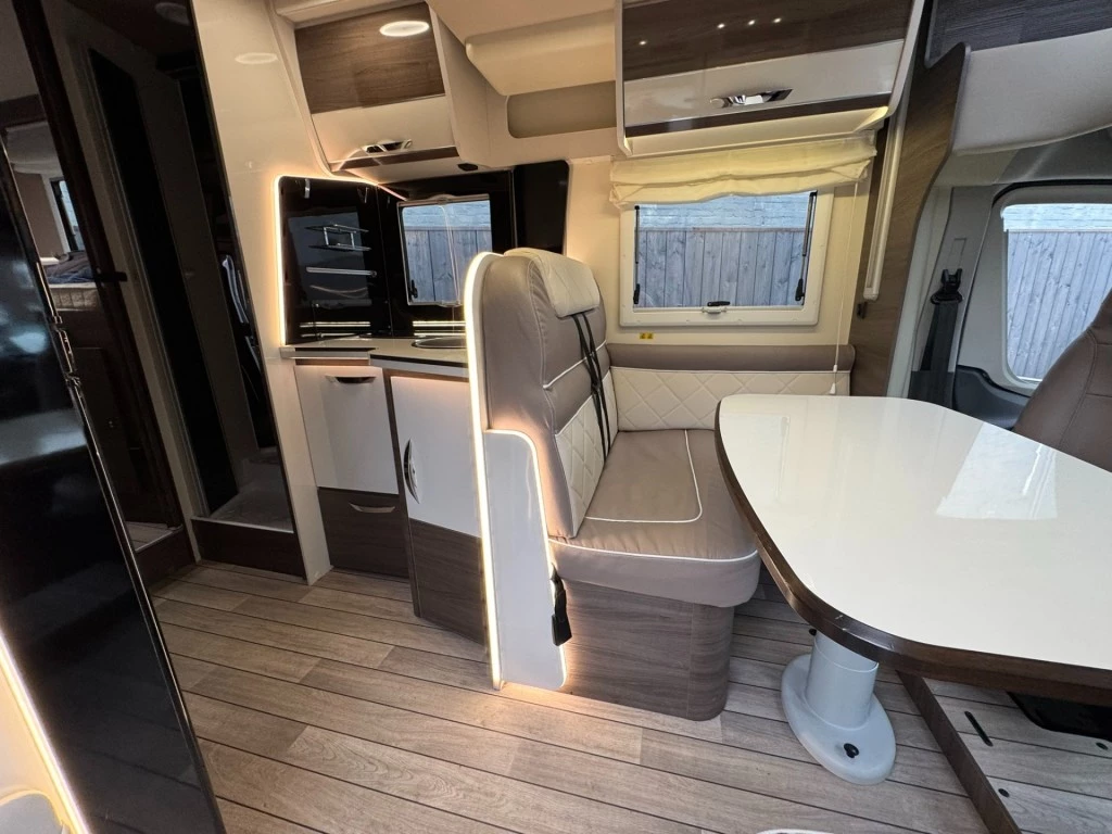 Hoofdafbeelding McLouis Carat 473