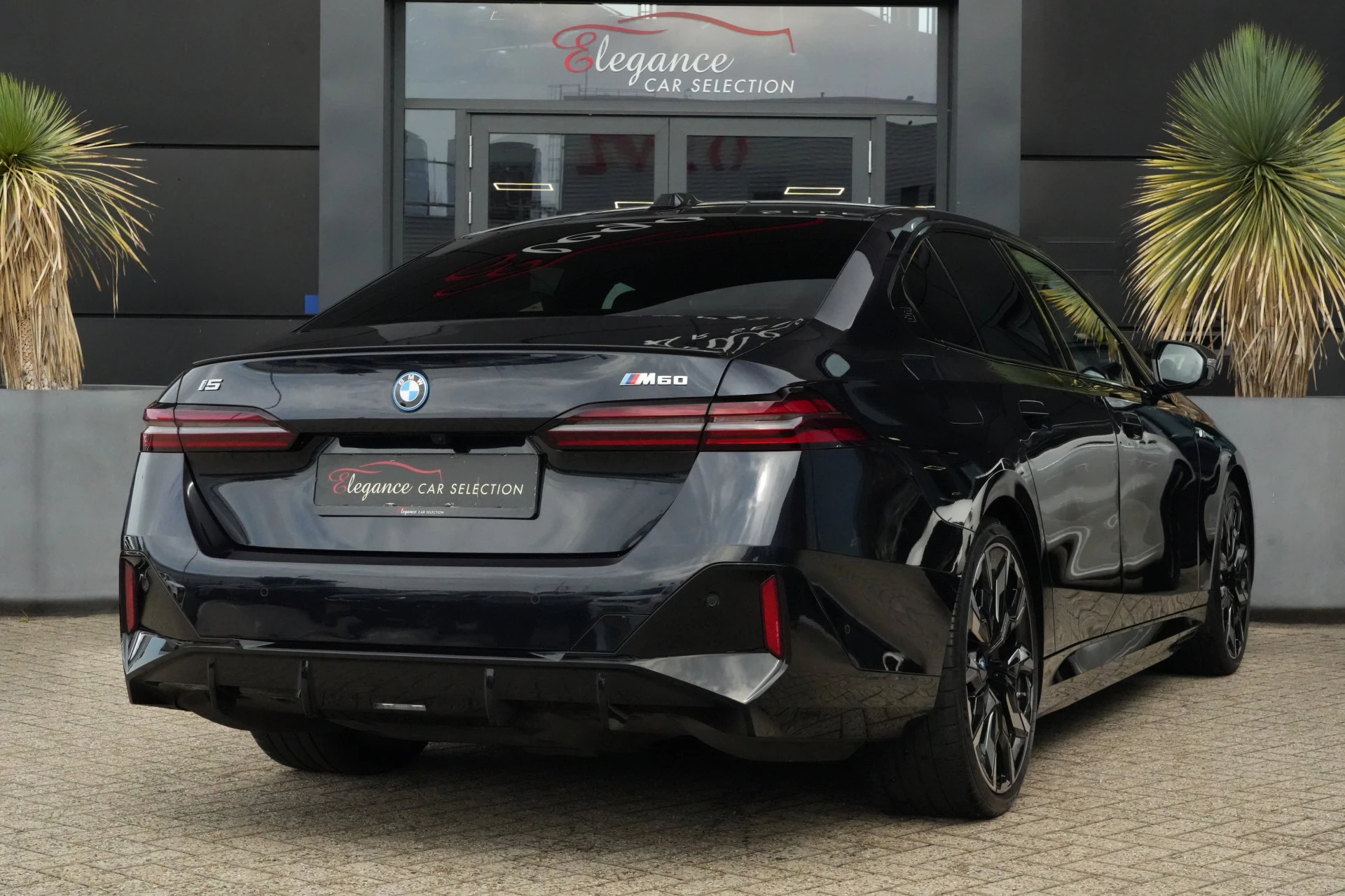 Hoofdafbeelding BMW i5