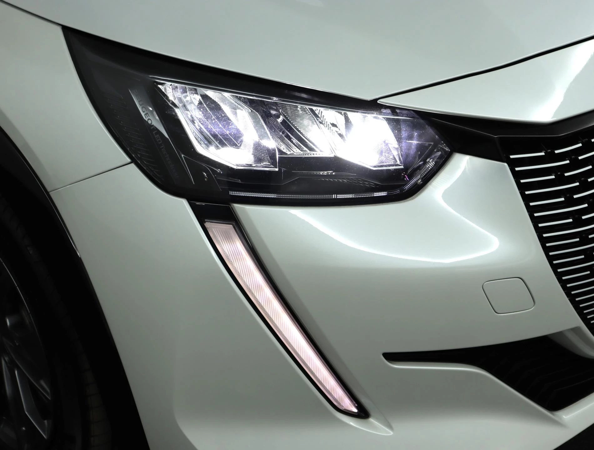 Hoofdafbeelding Peugeot e-208