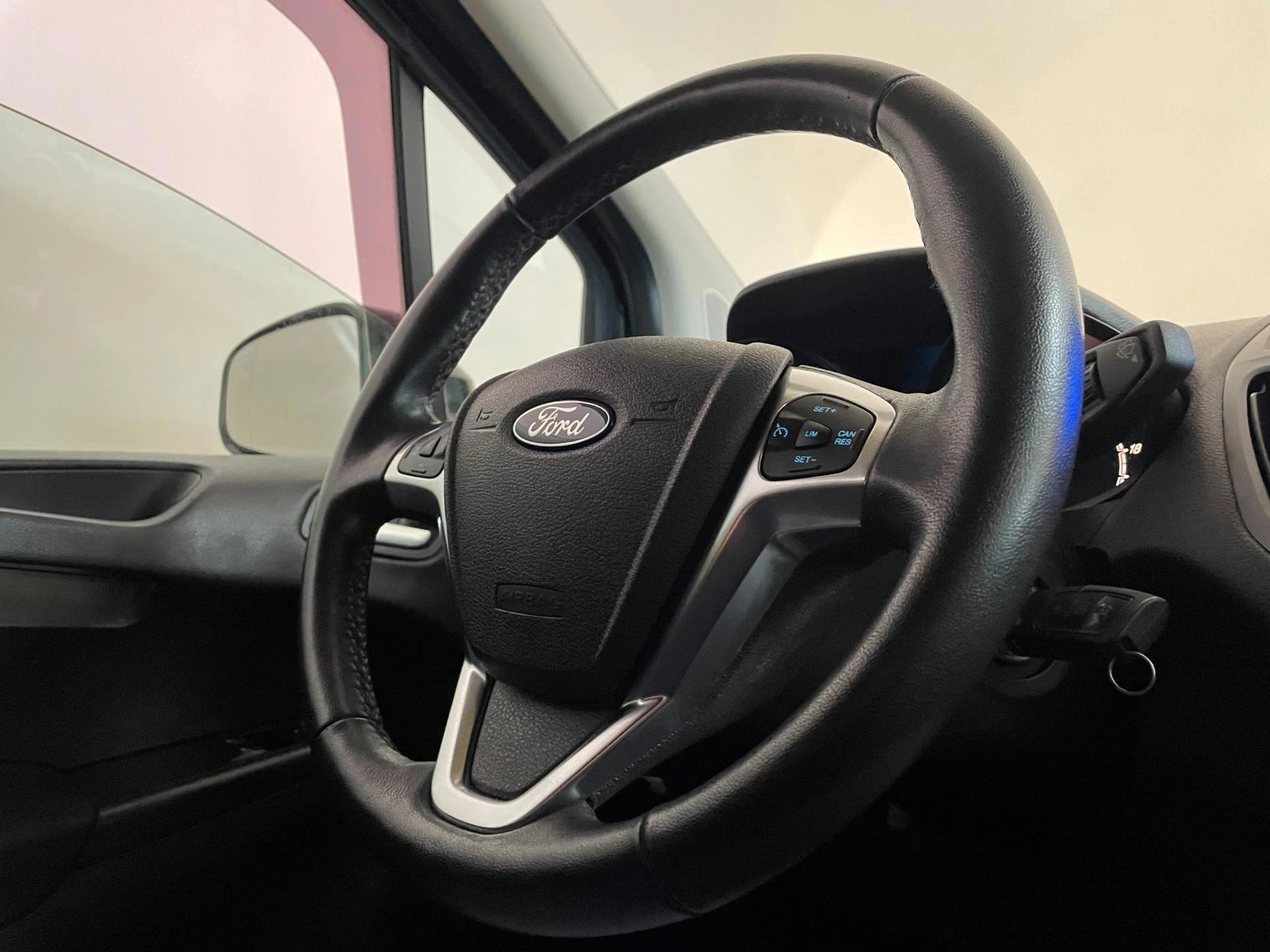 Hoofdafbeelding Ford Transit Courier