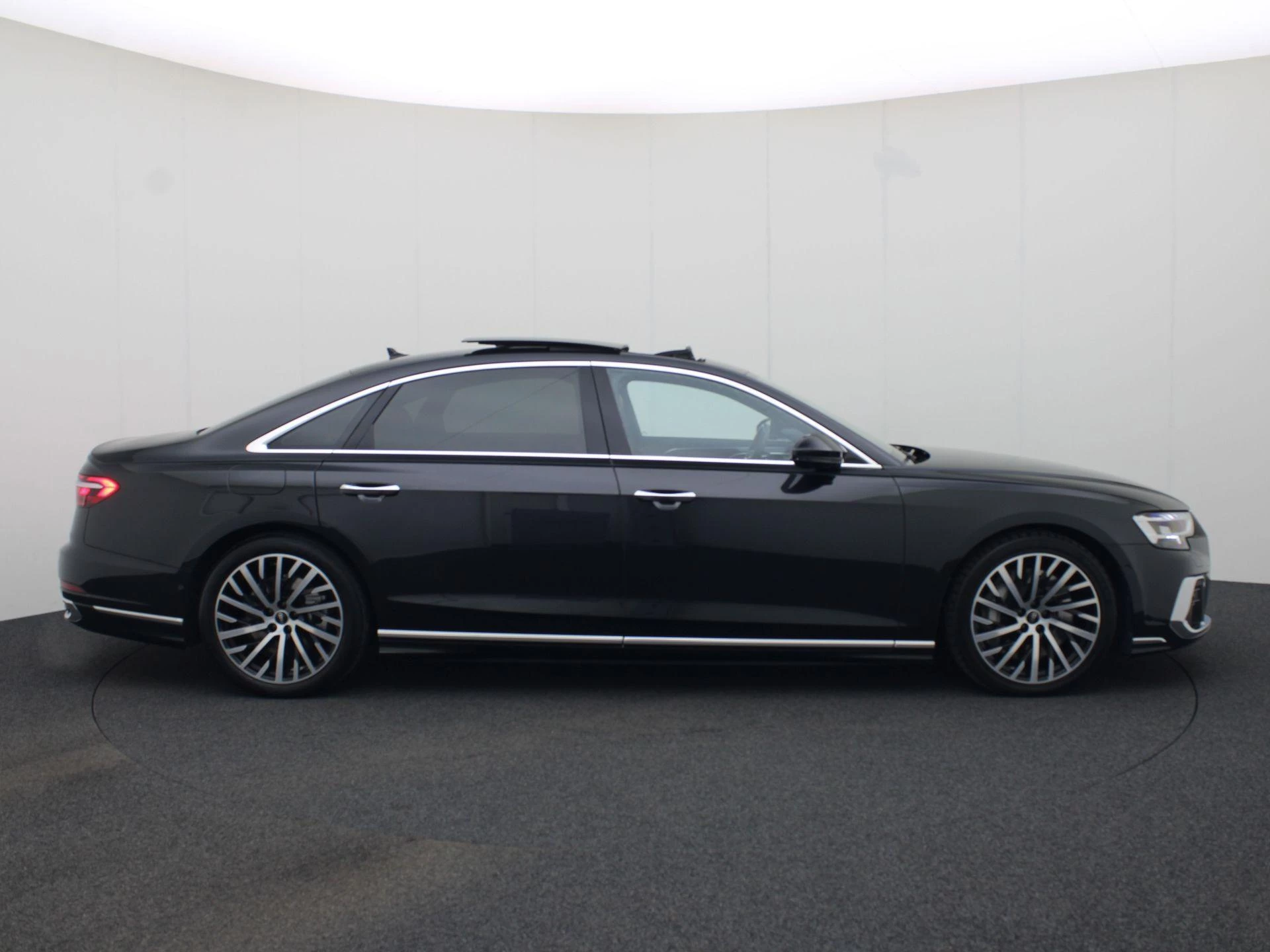 Hoofdafbeelding Audi A8