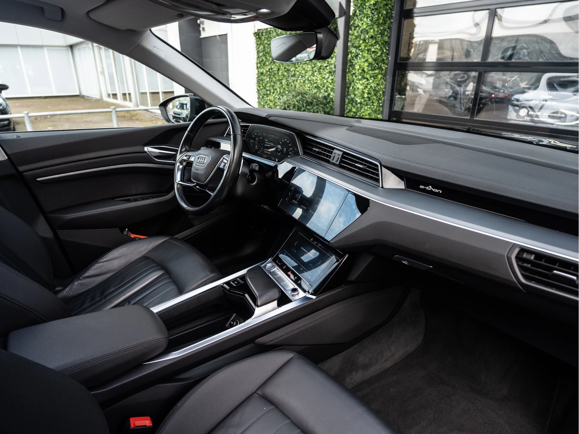 Hoofdafbeelding Audi e-tron
