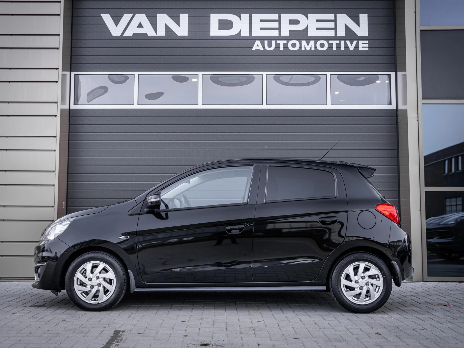 Hoofdafbeelding Mitsubishi Space Star