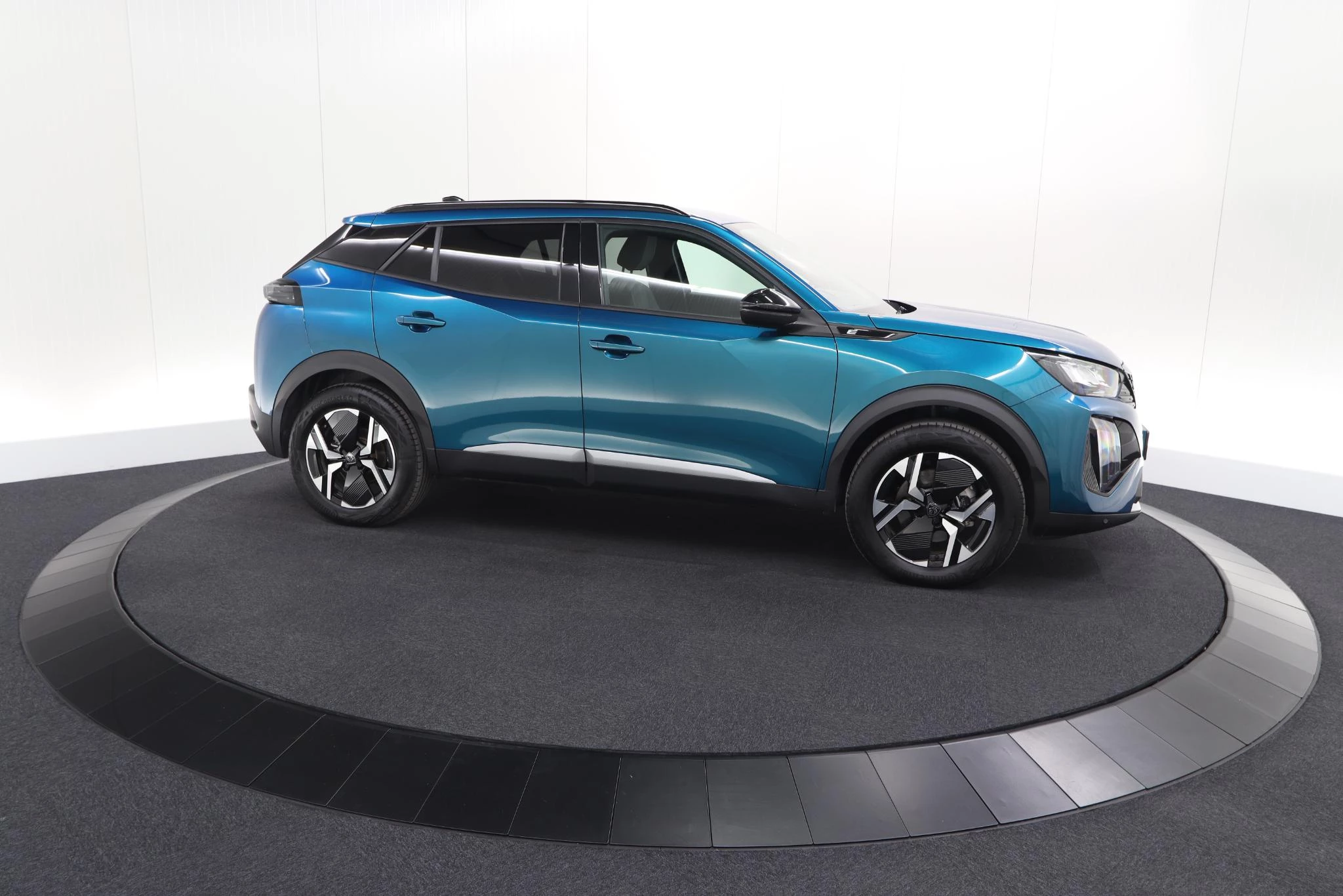 Hoofdafbeelding Peugeot e-2008