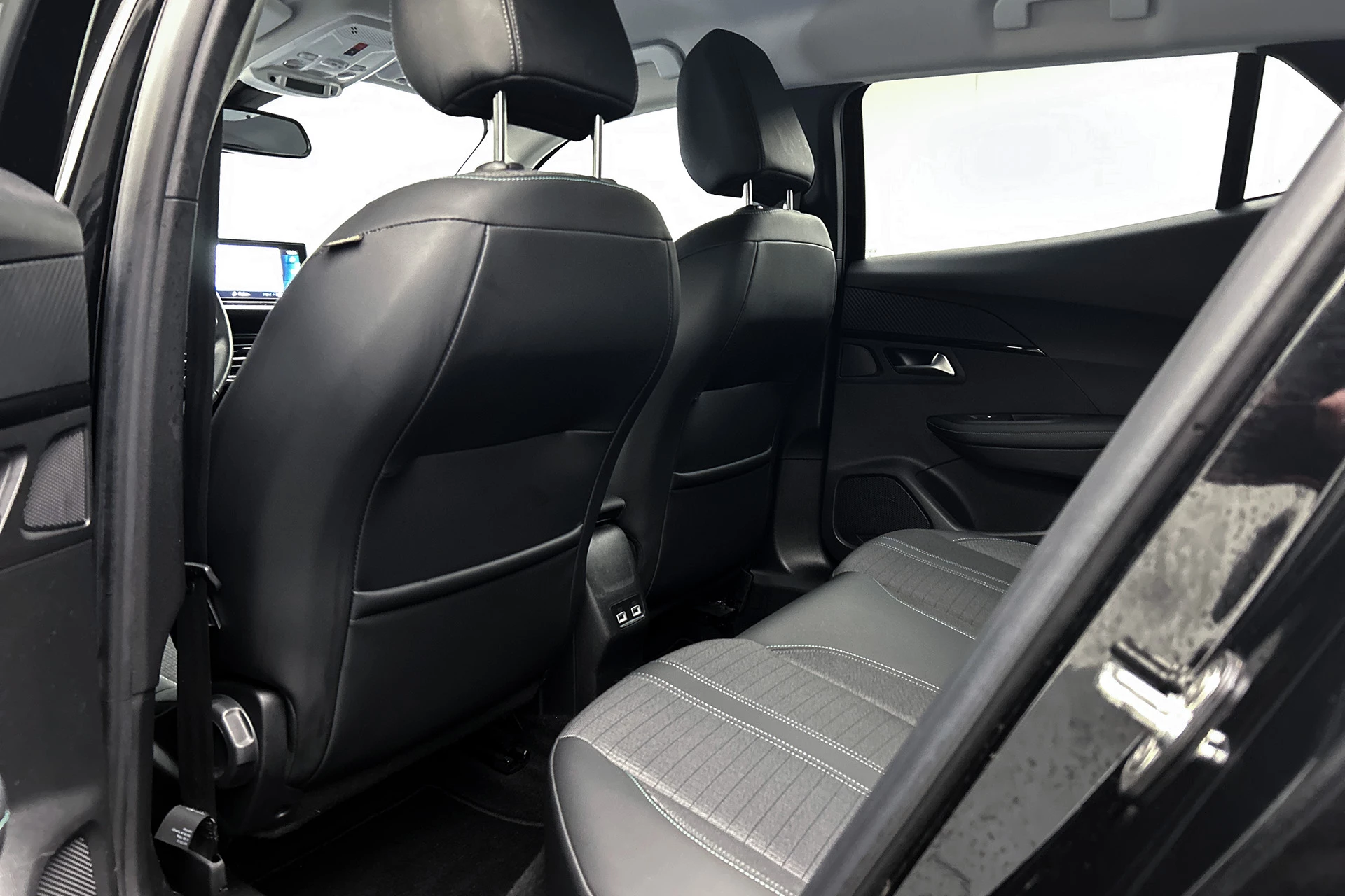 Hoofdafbeelding Peugeot e-2008