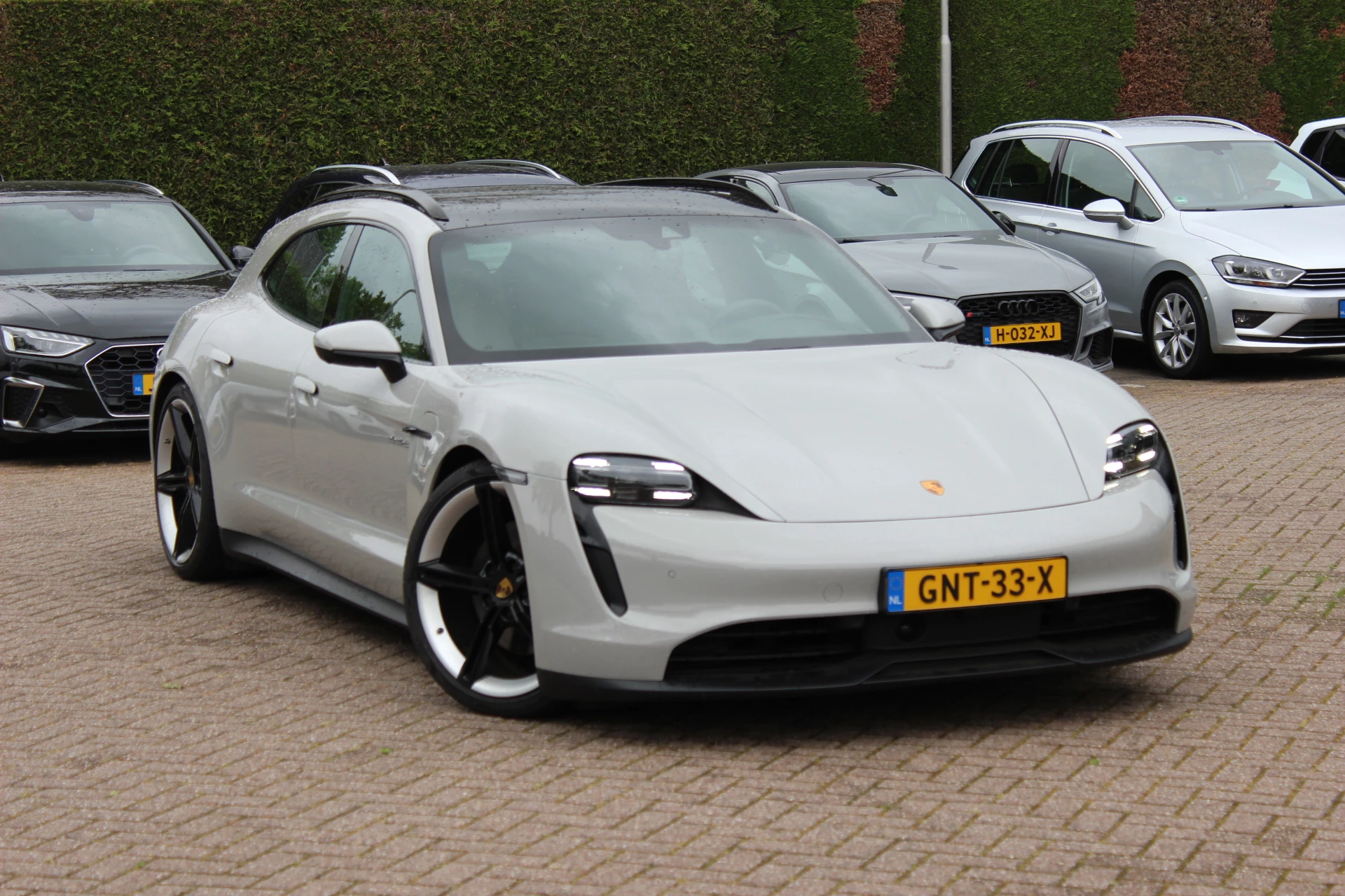 Hoofdafbeelding Porsche Taycan
