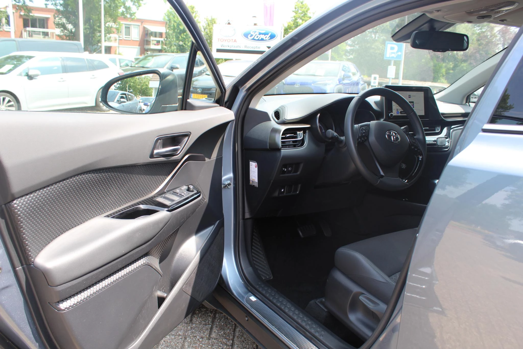 Hoofdafbeelding Toyota C-HR