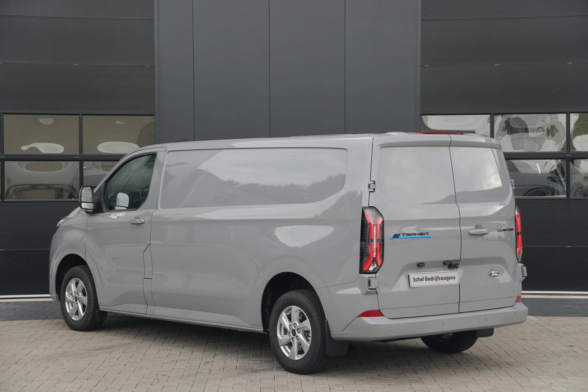 Hoofdafbeelding Ford E-Transit Custom
