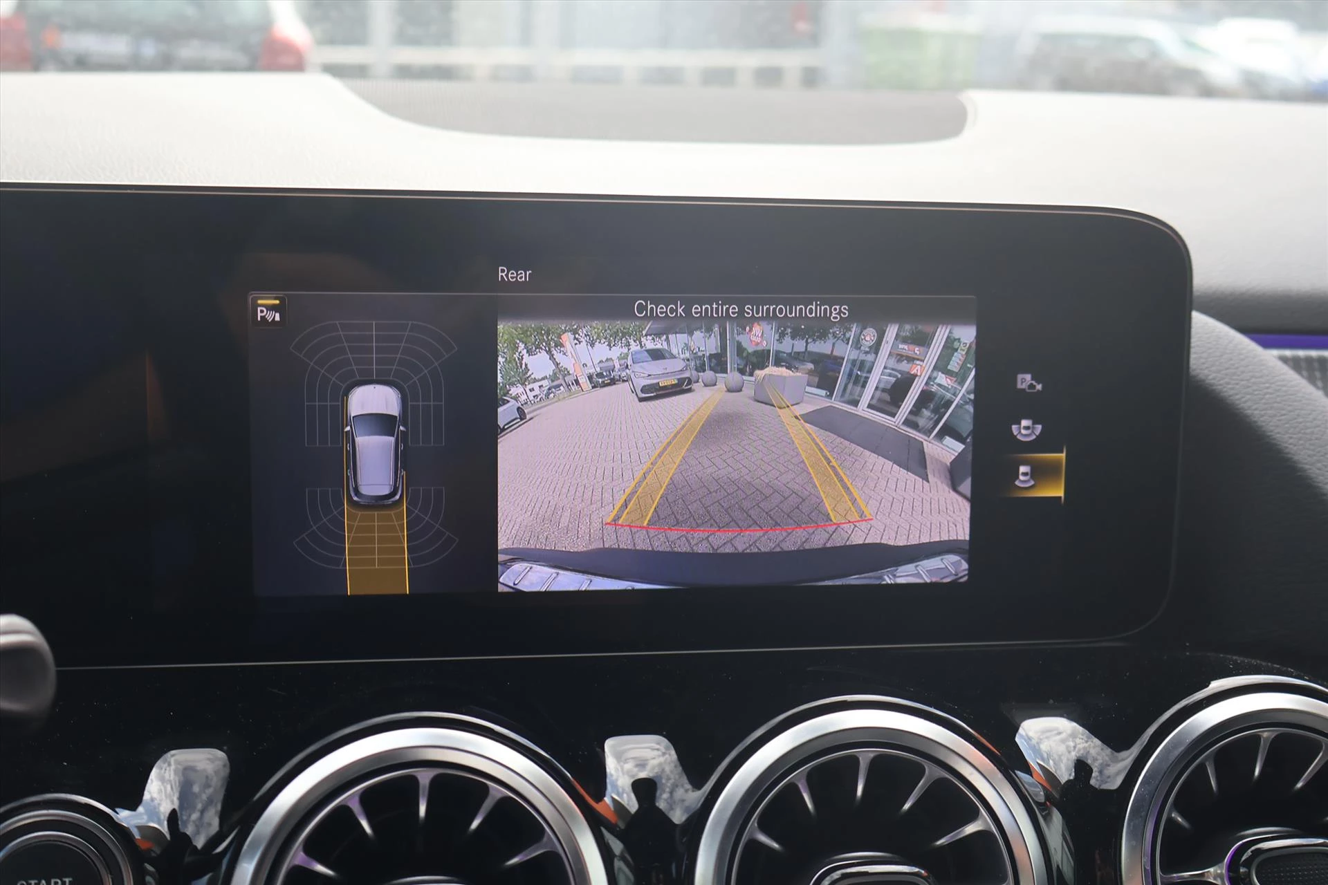 Hoofdafbeelding Mercedes-Benz EQA