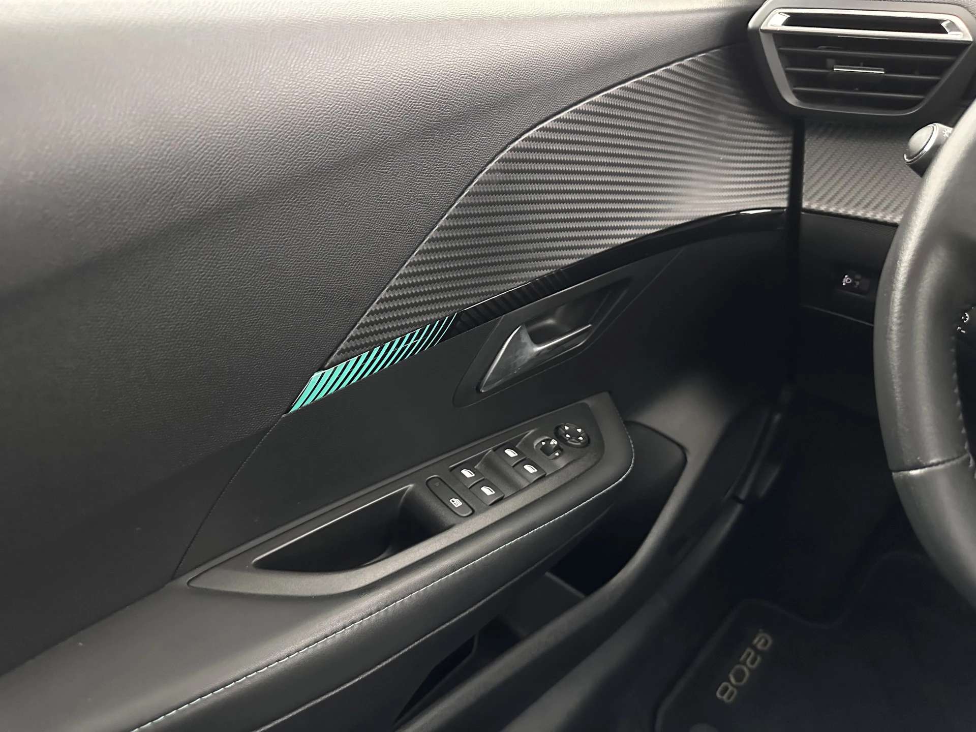 Hoofdafbeelding Peugeot e-208