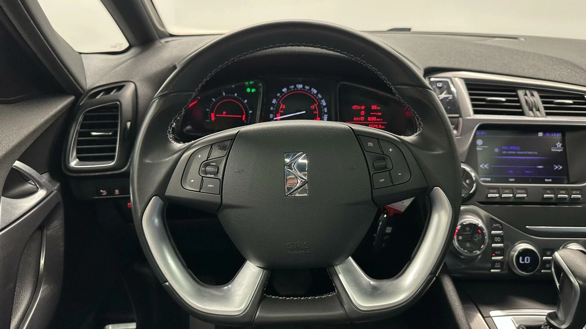 Hoofdafbeelding DS DS 5