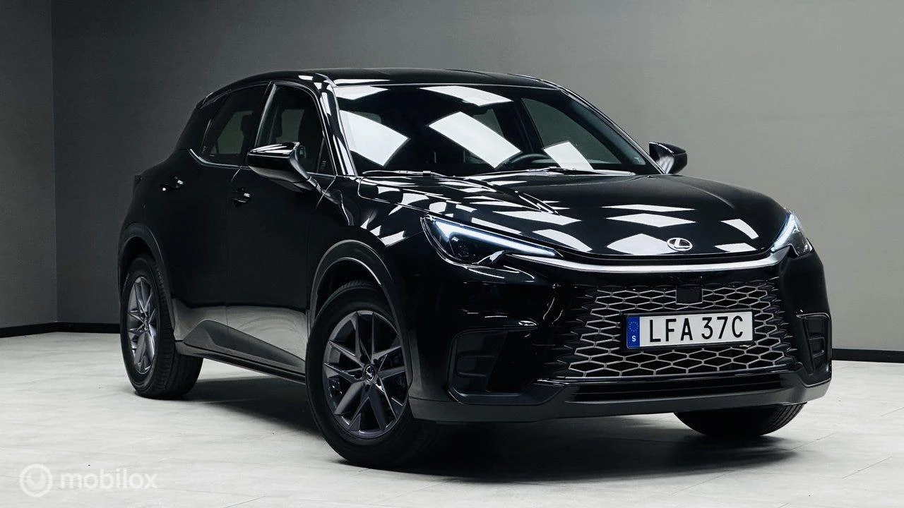 Hoofdafbeelding Lexus LBX