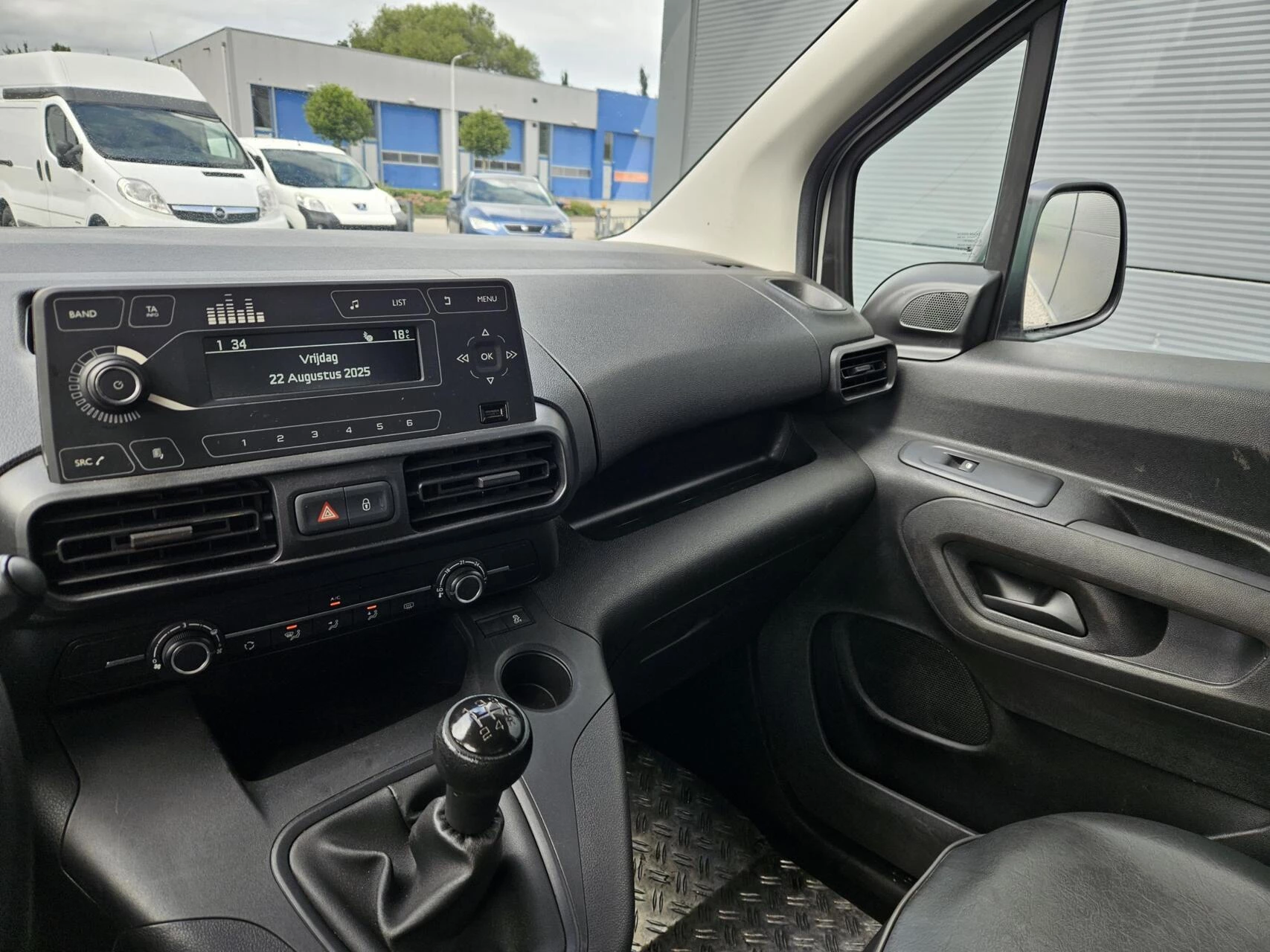 Hoofdafbeelding Peugeot Partner