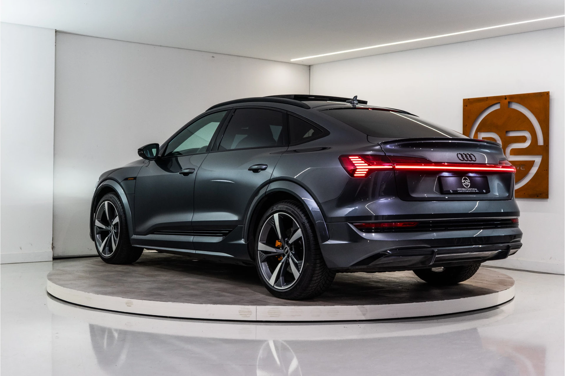 Hoofdafbeelding Audi e-tron