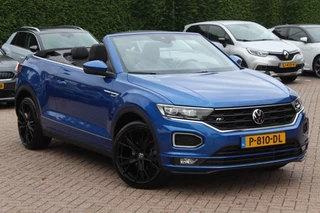 Hoofdafbeelding Volkswagen T-Roc Volkswagen T-Roc Cabrio 1.5 TSI R-Line 47.055 km! / Navigatie / Parkeerhulp V+A / 19'' / Keyless / ACC / DAB / Stoelverwarming