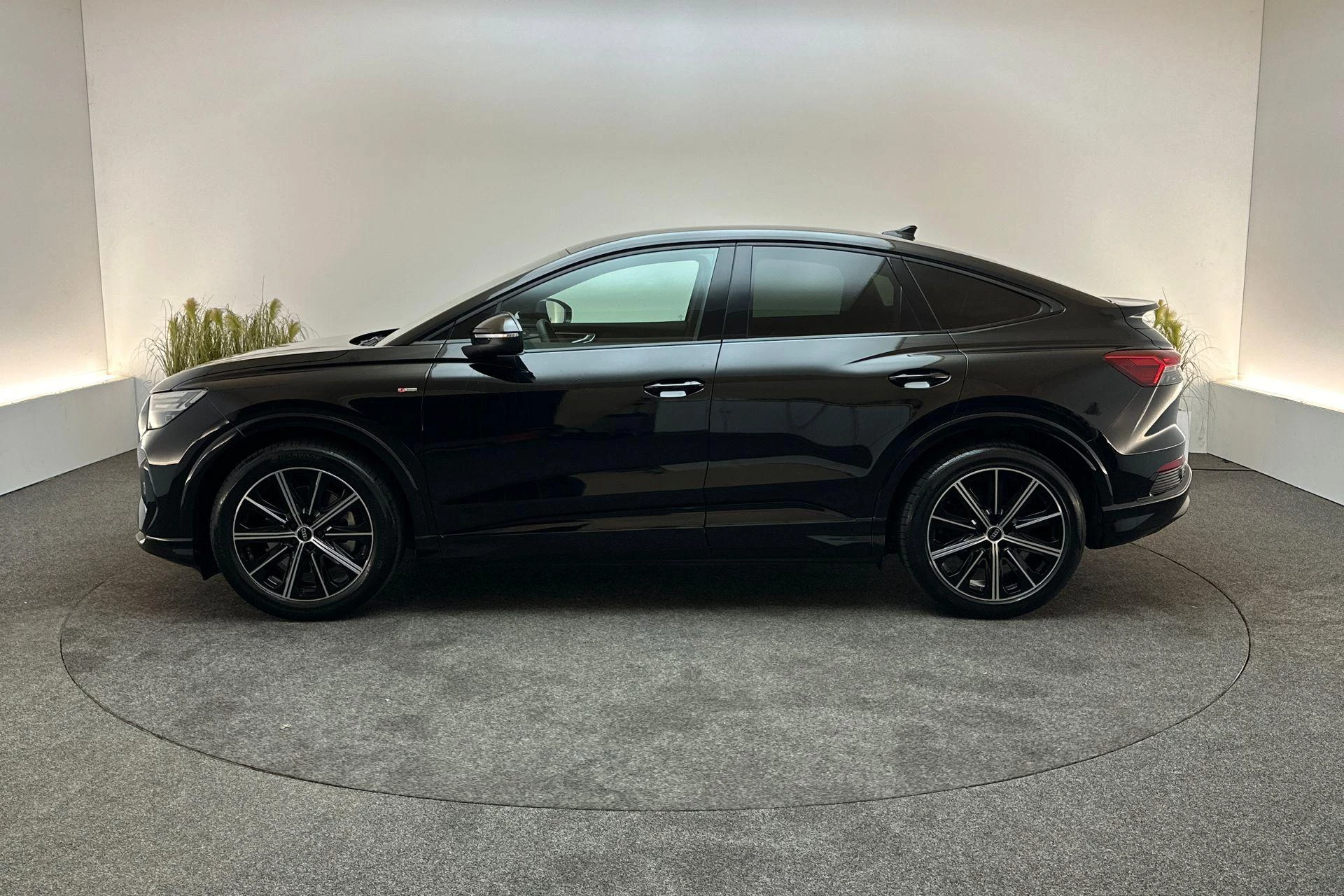 Hoofdafbeelding Audi Q4 e-tron